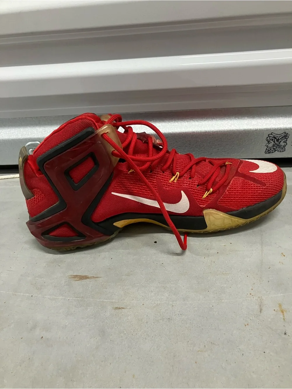 Nike RARE LeBron XII 12 ignite elite team sneakers